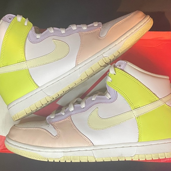 Nike Dunk High Size 9.5 Women - Picture 1 of 6